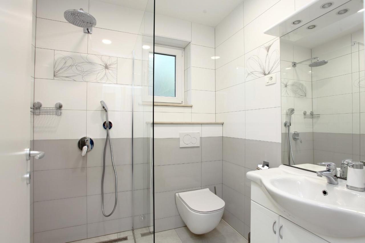 Sea View Apartments Portoroz Zm מראה חיצוני תמונה